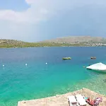 Beautiful 6 Metres From Sea アパート Grebaštica