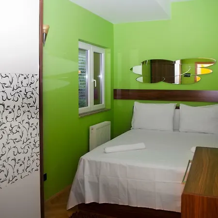 Apartment Beautiful 6 Metres From Sea Grebastica