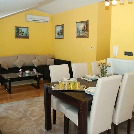 Beautiful 6 Metres From Sea Apartment *