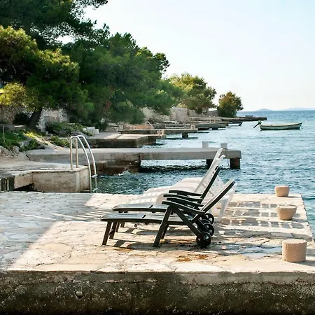 Apartment Beautiful 6 Metres From Sea