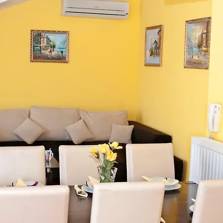 Beautiful 6 Metres From Sea Apartament