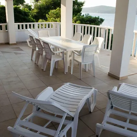 Apartment Beautiful 6 Metres From Sea Grebastica