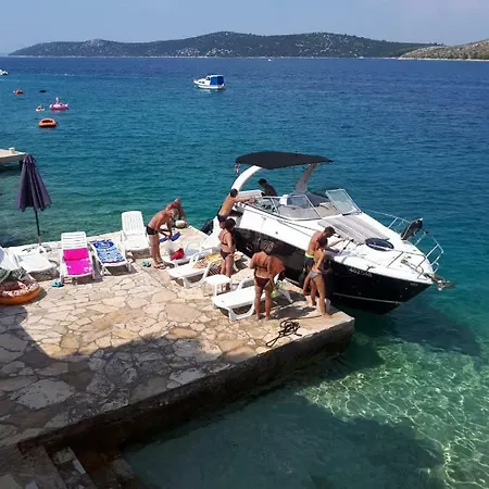 Apartment Beautiful 6 Metres From Sea