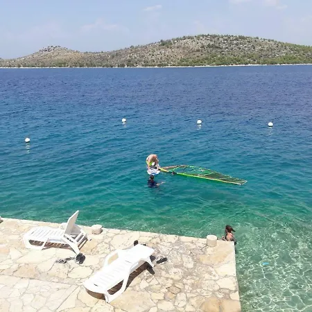 Apartment Beautiful 6 Metres From Sea Grebastica