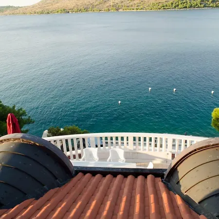 Apartment Beautiful 6 Metres From Sea *