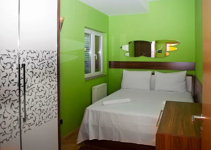 Apartman Beautiful 6 Metres From Sea Grebastica