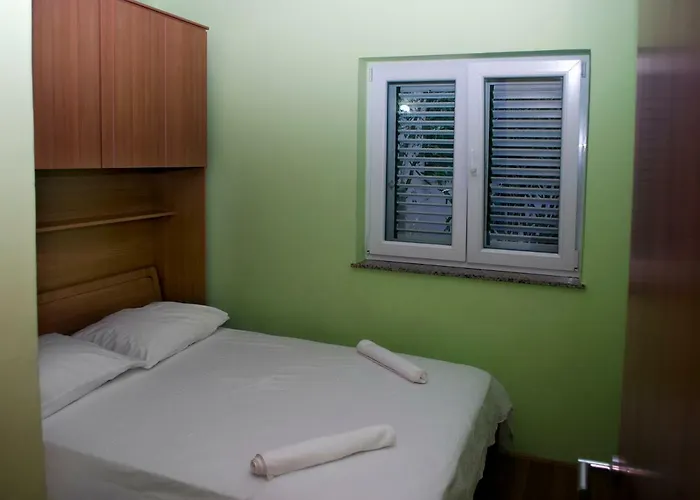 Beautiful 6 Metres From Sea