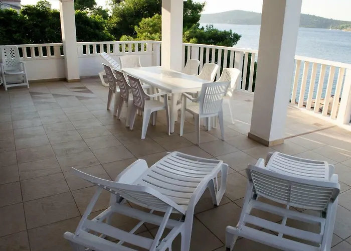 Appartement Beautiful 6 Metres From Sea Grebaštica