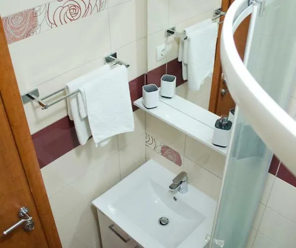 Beautiful 6 Metres From Sea Apartman *