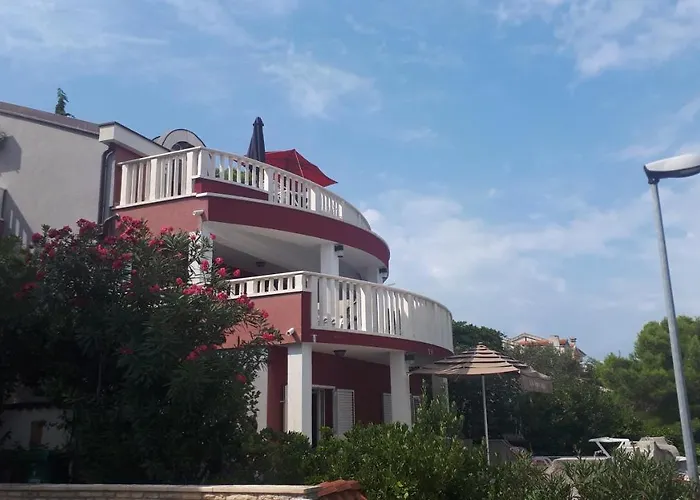 Beautiful 6 Metres From Sea